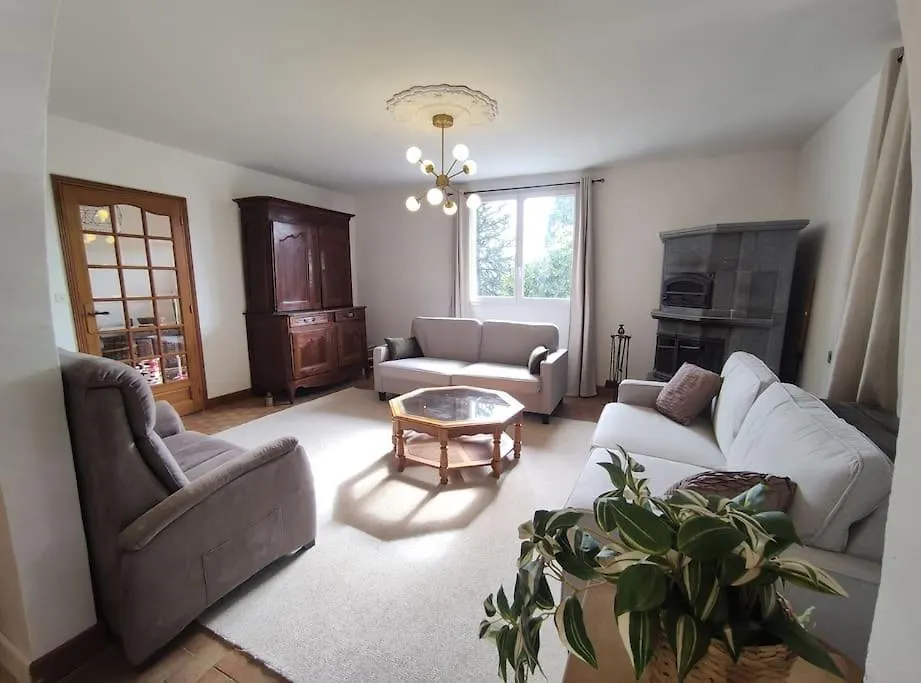Hébergement de vacances Chez Madeleine - Maison 11 Pers. Parc Arbore 3000M² Lanobre France